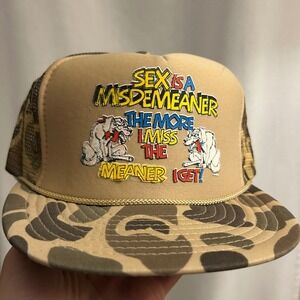 Vintage Mens Camouflage Mesh Trucker Hat Funny Dog Graphic Novelty Cap